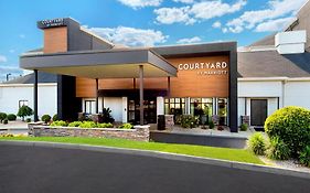 Courtyard By Marriott New Haven Orange