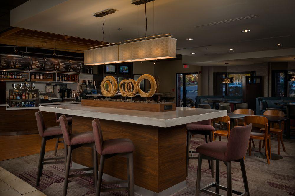 Отель Courtyard By Marriott New Haven Orange Экстерьер фото