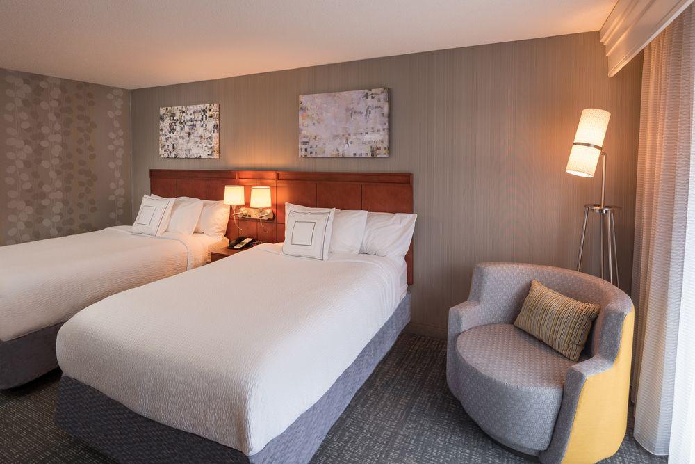 Отель Courtyard By Marriott New Haven Orange Экстерьер фото
