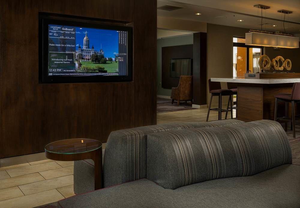 Отель Courtyard By Marriott New Haven Orange Экстерьер фото