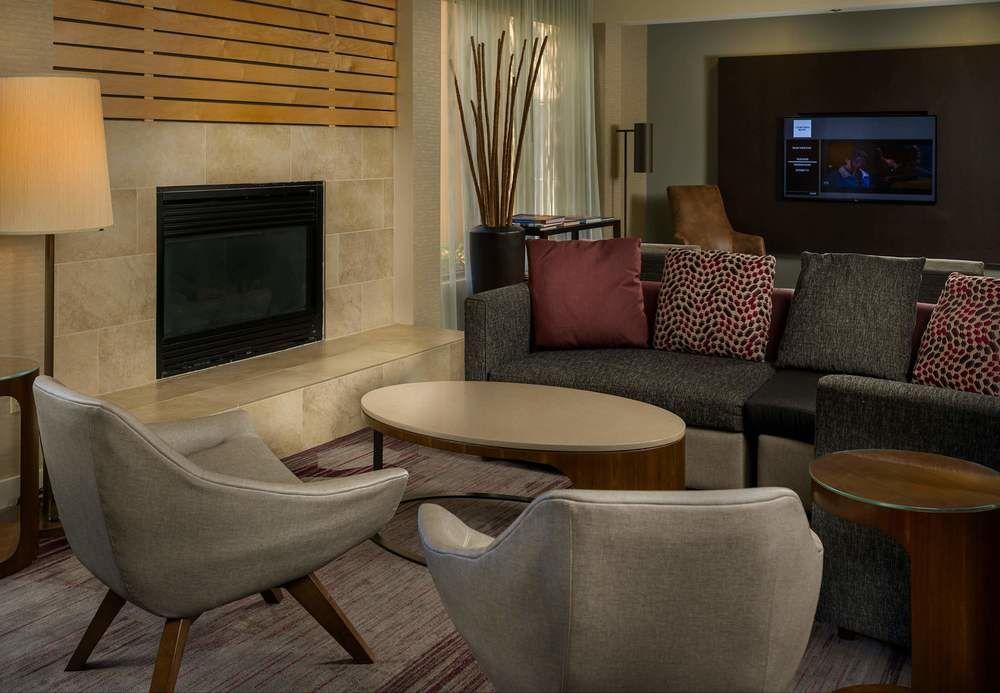 Отель Courtyard By Marriott New Haven Orange Экстерьер фото