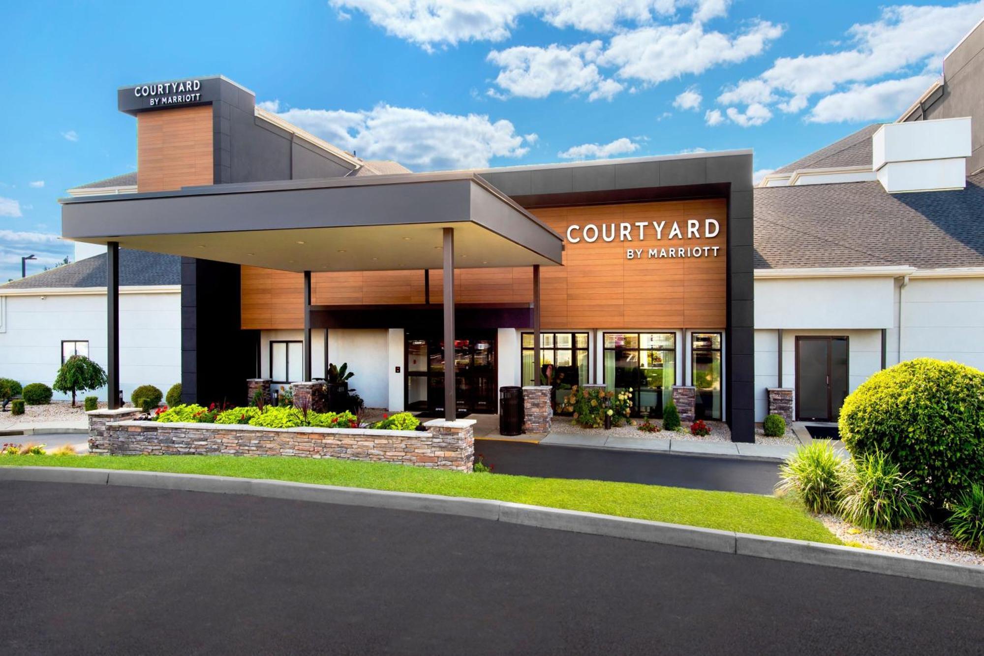 Отель Courtyard By Marriott New Haven Orange Экстерьер фото