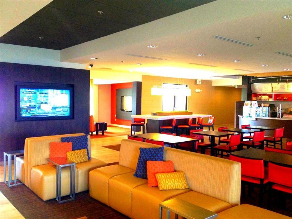 Отель Courtyard By Marriott New Haven Orange Экстерьер фото