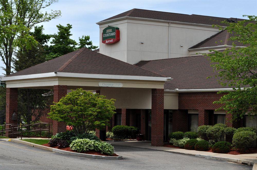 Отель Courtyard By Marriott New Haven Orange Экстерьер фото