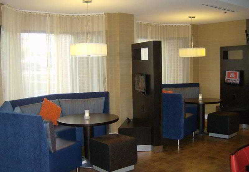 Отель Courtyard By Marriott New Haven Orange Экстерьер фото