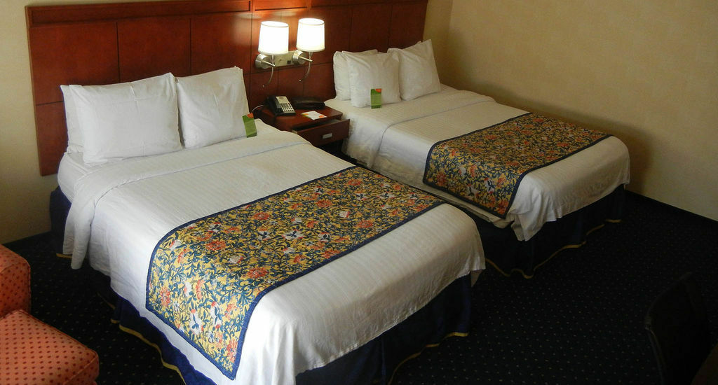 Отель Courtyard By Marriott New Haven Orange Экстерьер фото